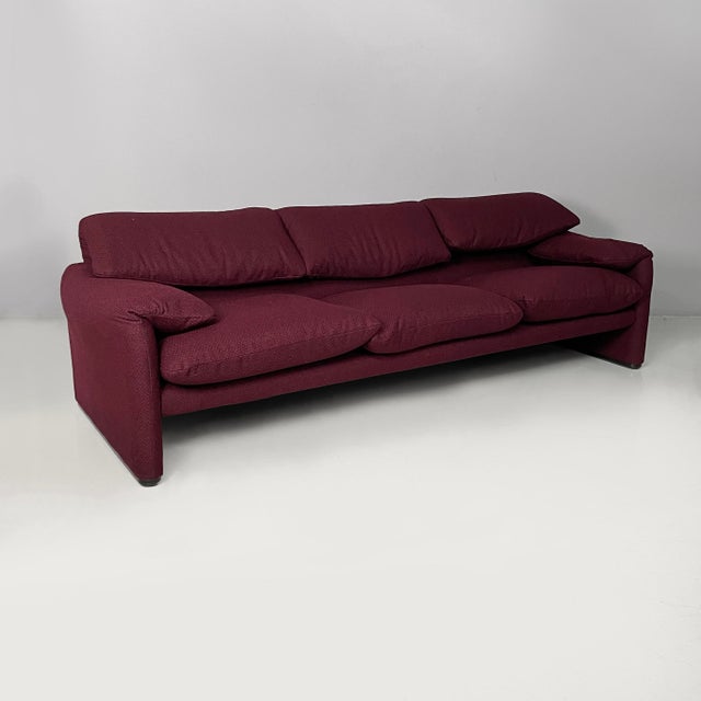 Italian Modern Burgundy Fabric Maralunga Sofa by Vico Magistretti for Cassina, 1970s For Sale - Image 14 of 14