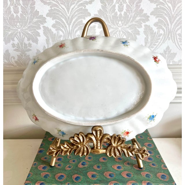 Limoges, France Antique Hand-Painted Limoges-Style Floral Plate With Emerald & Cream Panels, Raised Gilt Detail – France, Circa 1880s 13” For Sale - Image 4 of 7