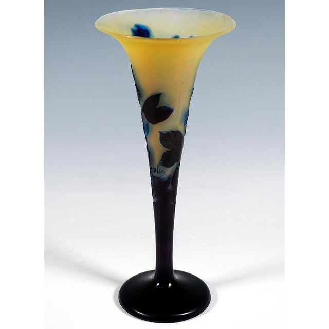 Art Nouveau Fleur De Neige Cameo Vase by Emile Galle for Nancy, France, 1910 For Sale - Image 3 of 8