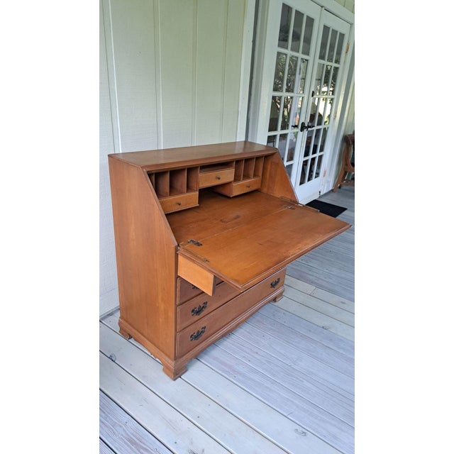 Wood Antique Gov Winthrop Drop Front Secretary Desk Maple 4 Drawer Slant Front Chippendale Style For Sale - Image 7 of 13
