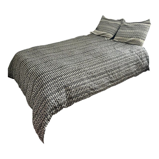Discontinued Vintage West Elm Black & Ivory Organic Cotton Duvet Cover & Two Euro Shams, Set of 3 For Sale