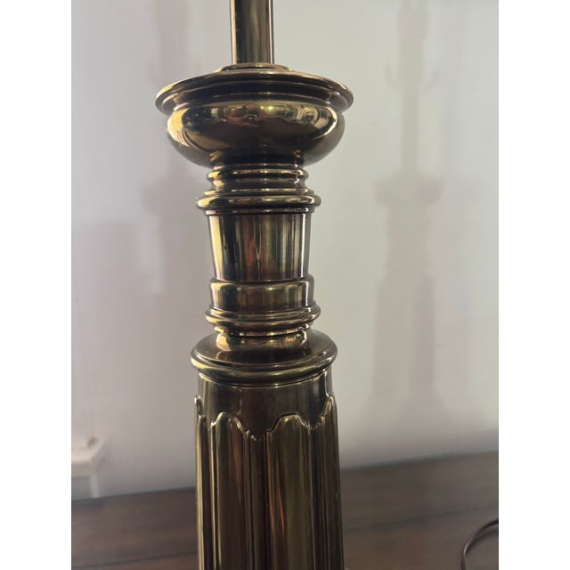 Pair of Vintage Stiffel Solid Brass Hollywood Regency Table Lamps – Paneled Pedestal Baluster Form, 26” Tall For Sale In Los Angeles - Image 6 of 10
