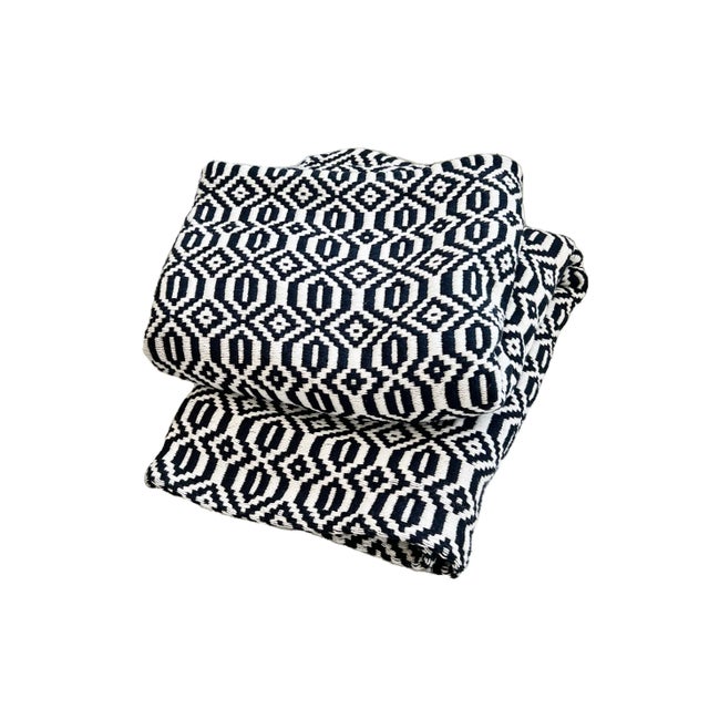 Casa Cubista Black & White Cotton Handmade Geometric Tapestry Throw For Sale In Los Angeles - Image 6 of 6