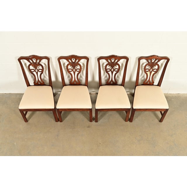 1980s Henredon Georgian Carved Mahogany Dining Chairs, Set of Four For Sale - Image 5 of 14