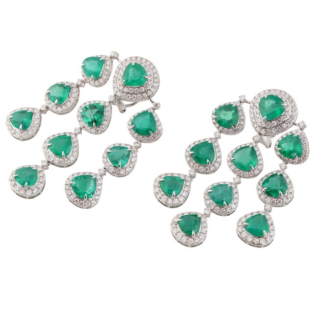 Natural zambian high quality emerald diamond earring 18k gold For Sale - Image 4 of 18