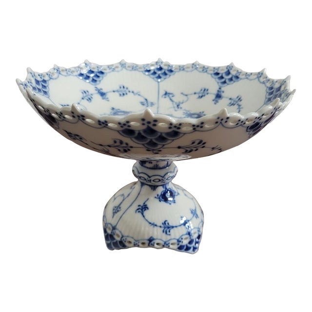 1969–73 Royal Copenhagen Blue Fluted Full Lace Porcelain Footed Compote No. 1/1020 For Sale