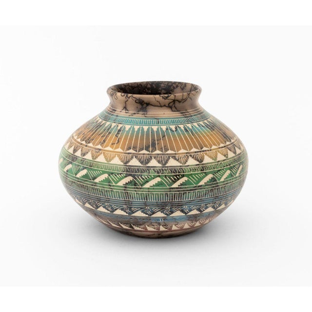 Navajo Dine Art Pottery Vases, 2 For Sale - Image 4 of 13