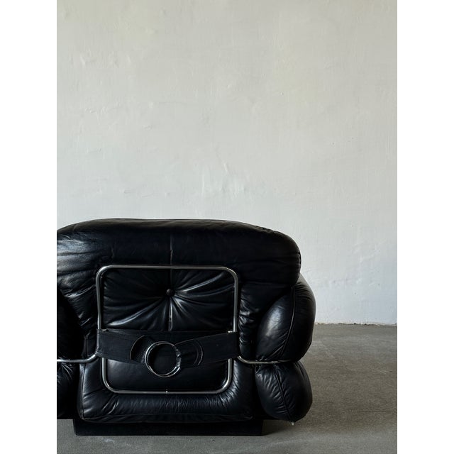 1970s “Hannibal” Black Leather Armchair for Isku, Finland – Original Leather For Sale - Image 4 of 4