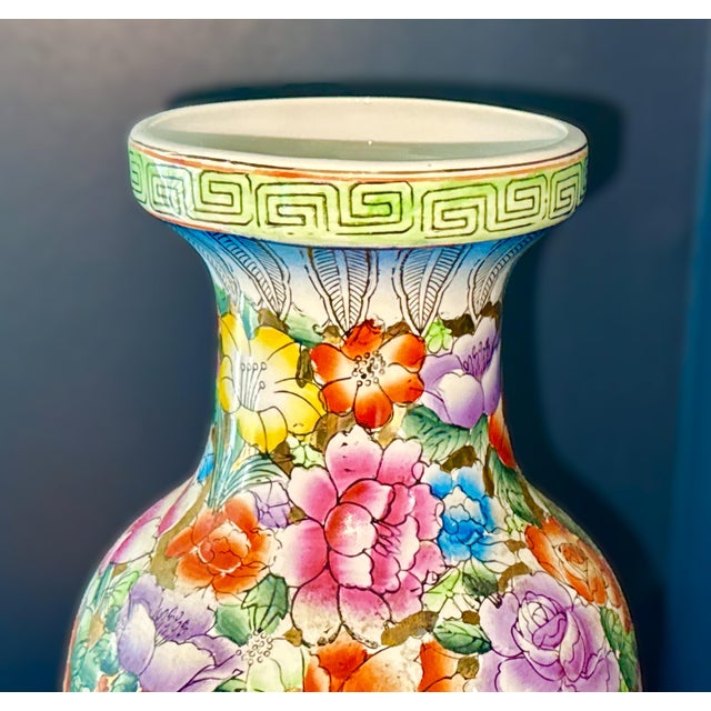 Late 20th Century Hand‑Painted Famille Rose Floral Vase With Green Key‑Fret Rim For Sale - Image 5 of 6