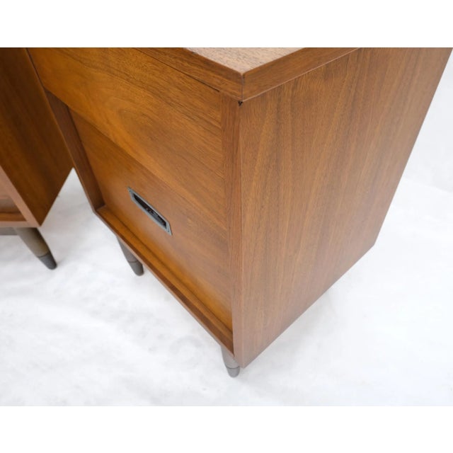 1960s Pair Light American Walnut Two Drawers End Tables Nightstands Cabinets Dowel Leg For Sale - Image 5 of 13