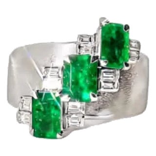 Late 20th Century Platinum Emerald Solitaire Diamond Accent Ring, Size 8 For Sale