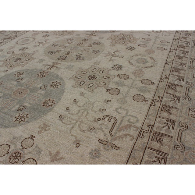 Traditional Khotan Design Rug With Circular Medallions by Keivan Woven Arts For Sale - Image 3 of 7