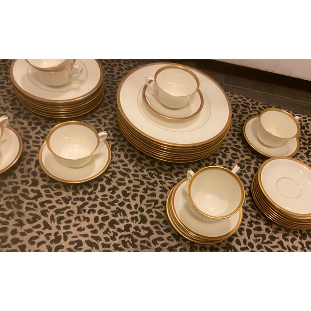 1963 Royal Worcester Coventry Fine Bone China Gold Dinnerware, 30 Pieces For Sale In Savannah - Image 6 of 10