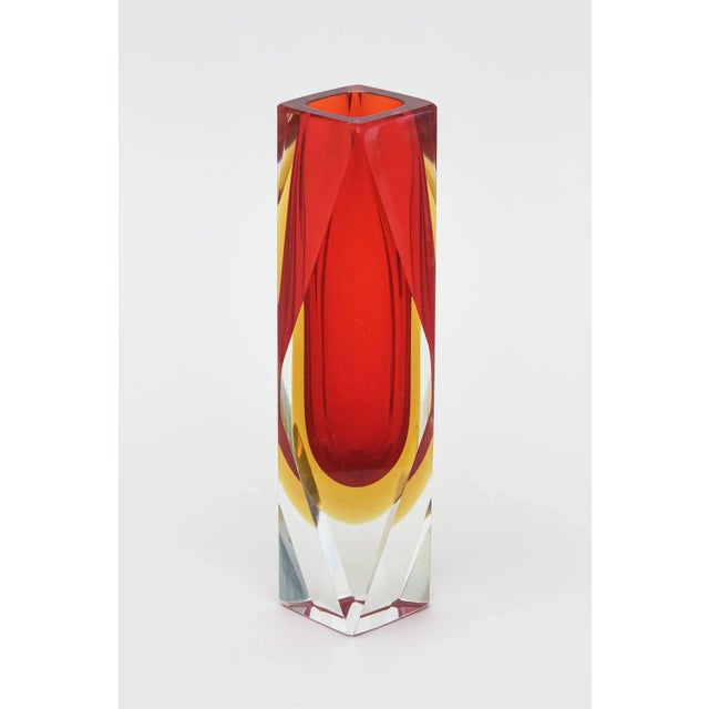 1970s Vintage Murano Alessandro Mandruzzato Faceted Red, Yellow Sommerso Glass Vase For Sale - Image 5 of 12
