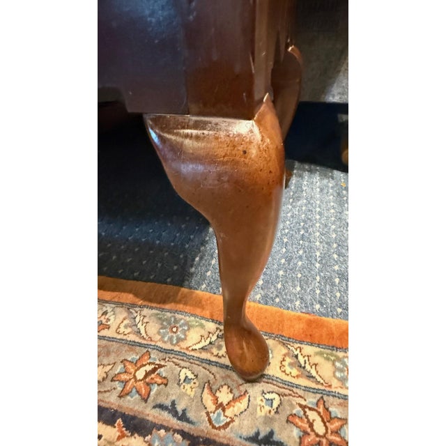 1990s American Drew Queen Anne Highboy – In Cherry Wood Bureau With Brass Accents For Sale - Image 9 of 12