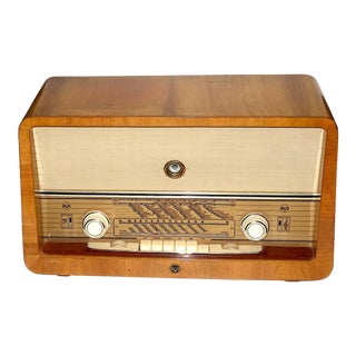 Rca Console Radio Circa 1950. Gorgeous and Basically Working. Rare and Very Special. For Sale