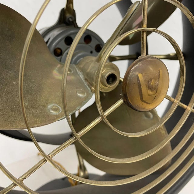 Art Deco 1940s Vornado Vintage Electric Metal Table Fan Restored For Sale - Image 3 of 13