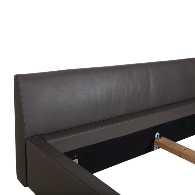 Modern Leather Bed in Grey from Machalke For Sale - Image 3 of 17