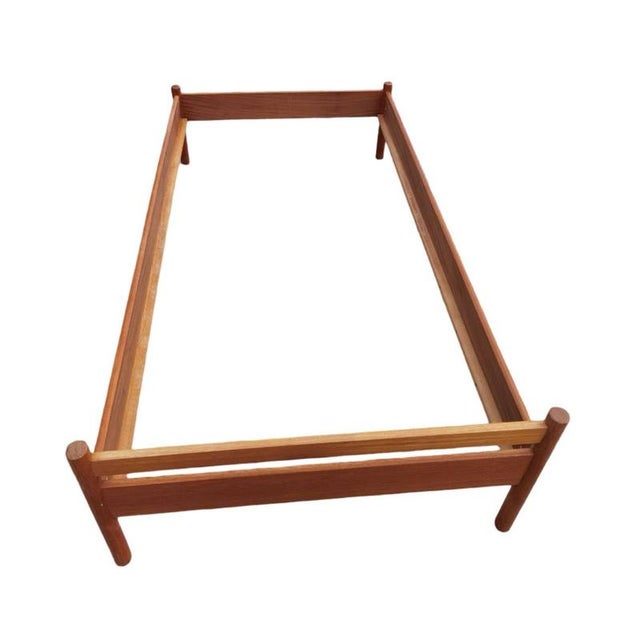 1960s Vintage Beds by Hans J. Wegner for Ry Møbler, 1960s, Set of 2 For Sale - Image 5 of 6