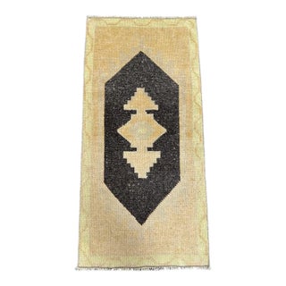 Turkish Yastik Rug 1'6" x 3'1" For Sale