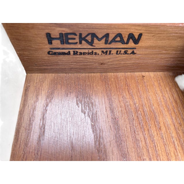 Late 20th Century Hekman Crotch Mahogany Side Table For Sale - Image 18 of 18
