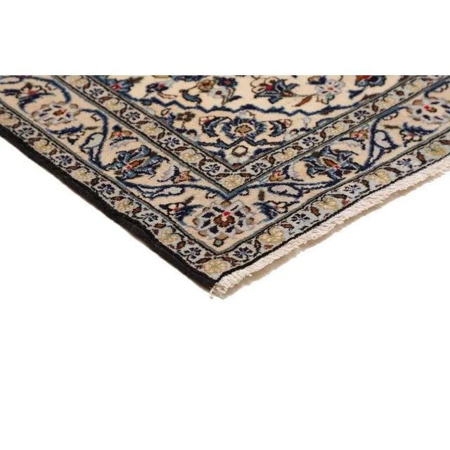 Kashan Rug in Hand-Knotted Wool For Sale - Image 5 of 11