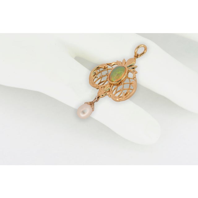 Metal Opal, Pearl Vintage Style Pendant in 14k Gold For Sale - Image 7 of 8