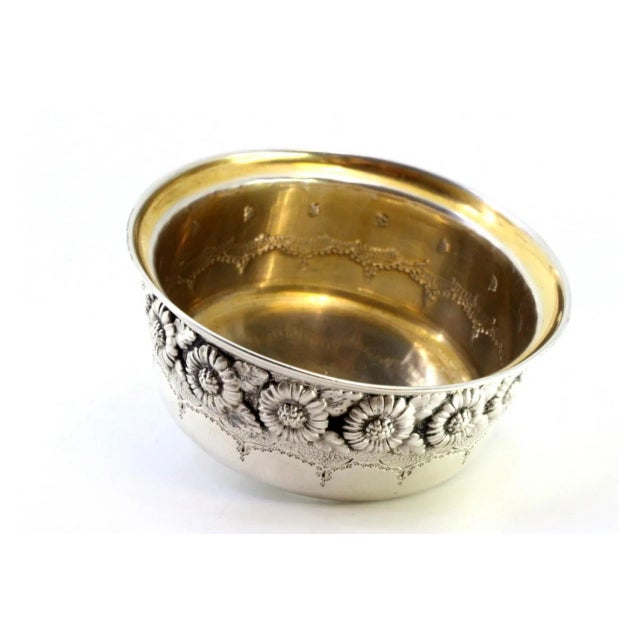 Silver Washbasin with Revealed Floral Engravings, in Very Good conditions. Designed 1890 to 1919 This piece has an...