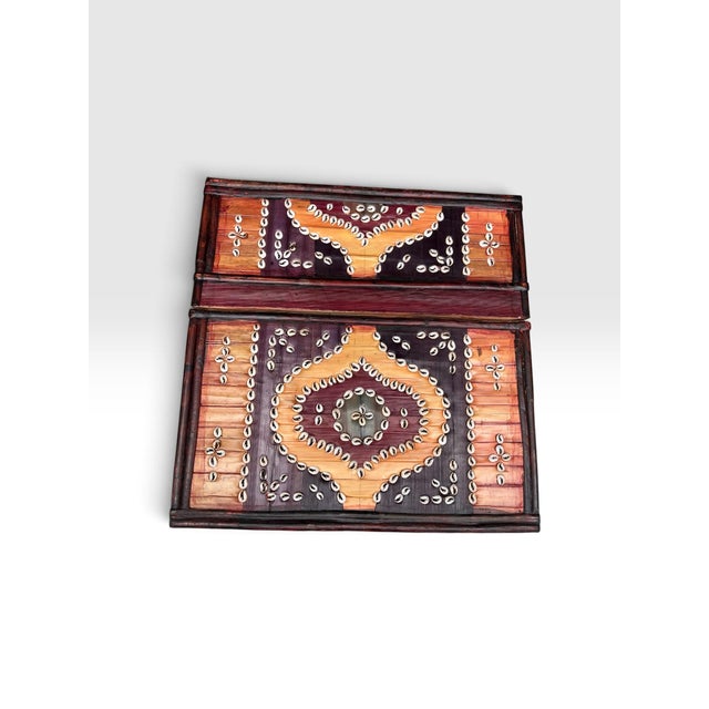 Shell 1980s Handcrafted African Storage Boxes With Cowrie Shell Decoration – Set of Three For Sale - Image 7 of 10