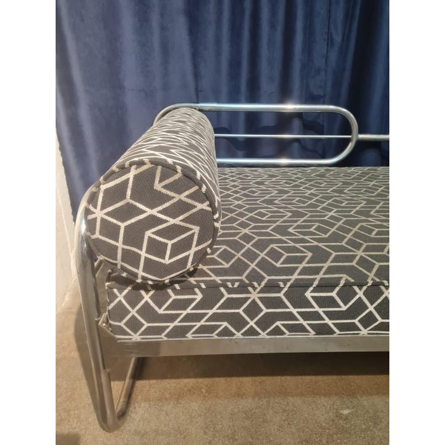 Vintage Tubular Chrome Sofa, in Good conditions. Designed 1920 to 1949