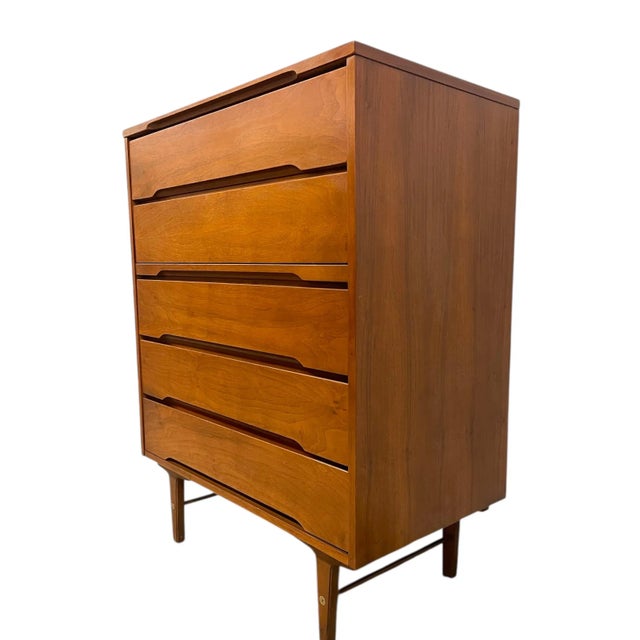 Mid-Century Modern Vintage Mid Century Modern 4-Drawer Highboy Dresser by Stanley Furniture For Sale - Image 3 of 10