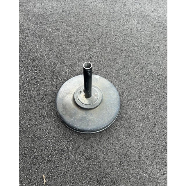 1980s 1980s Attributed to Brown Jordan Stone Top Table and 6 Metal Chairs With Stand For Sale - Image 5 of 5