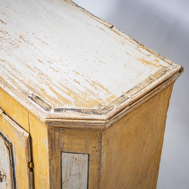 Baroque Yellow Sideboard, 18th Century For Sale - Image 11 of 12