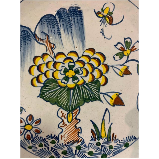 English 18th Century English Delft Polychrome Charger For Sale - Image 3 of 9