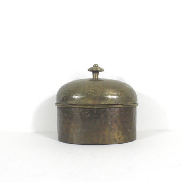 Hollywood Regency Vintage Hammered Brass Box With Lid For Sale - Image 3 of 9