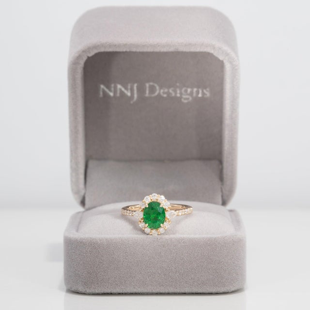 Modern 1.9Ct Tsavorite Ring With Earth-Mined Diamond Accents: Solid 14k Gold, 8x6mm, Size 6.75 For Sale - Image 3 of 9
