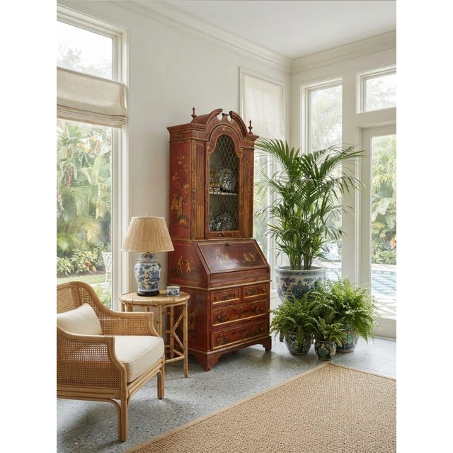 18th-Century Venetian Style Red & Gold Chinoiserie Bureau Cabinet For Sale - Image 9 of 12