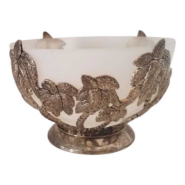 Vintage Godinger Silverplate Coconut Tree Design W/ Frosted Glass Bowl Insert For Sale