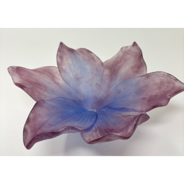 Daum Daum France Amaryllis Amethyst Pate De Verre Crystal Vide-Poche Bowl Signed in Original Box For Sale - Image 4 of 14