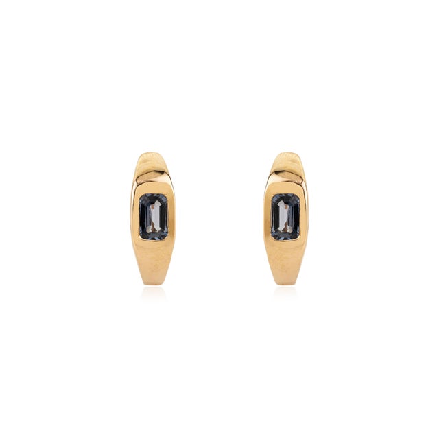 English Vintage-Style 14k Gold Emerald-Cut Blue Sapphire Huggie Hoop Earrings- A Pair For Sale - Image 3 of 12