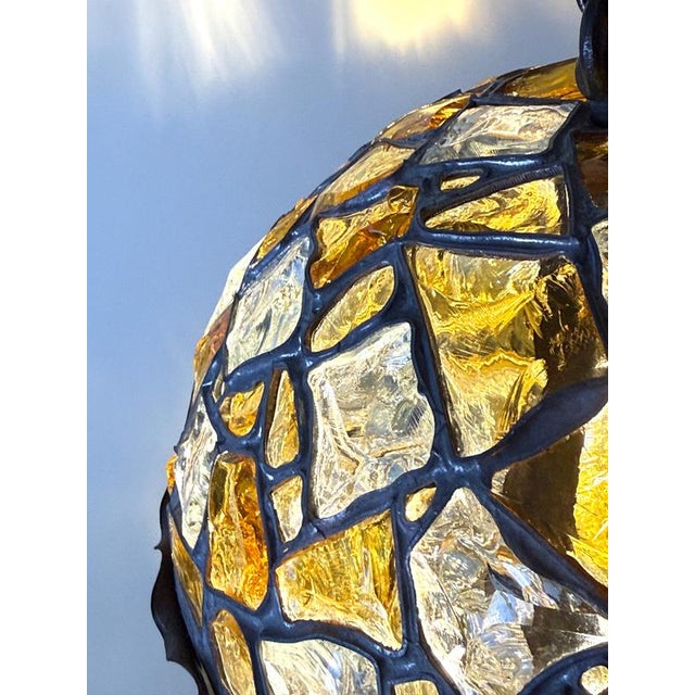 Art Nouveau Austrian Amber and Clear Chunk Glass Globe Pendant, 1910 For Sale - Image 4 of 18