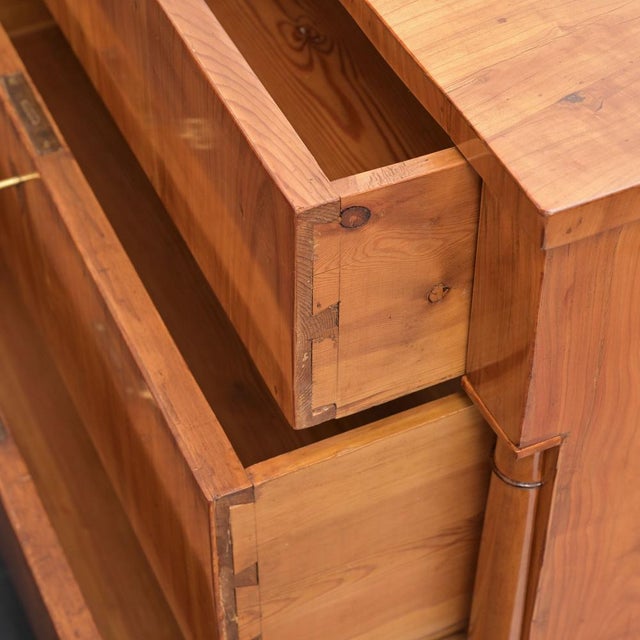 Wood Biedermeier Chest of Drawers with 3 Drawers in Cherry Wood, 1820 For Sale - Image 7 of 10