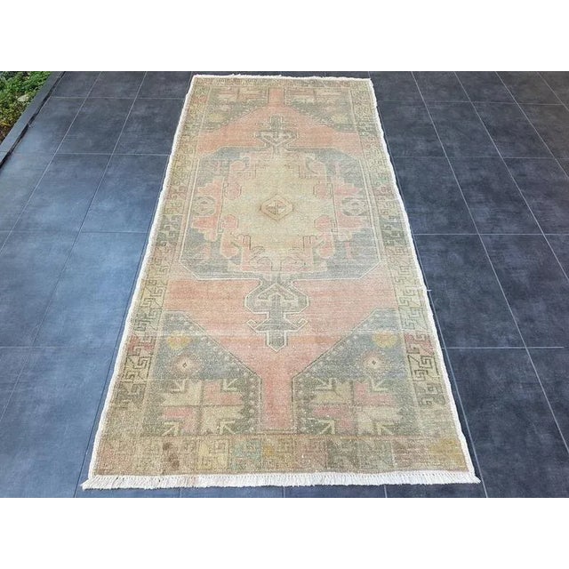 1960s Vintage Floral Handmade Rug-3’10’x8’4" For Sale - Image 11 of 11