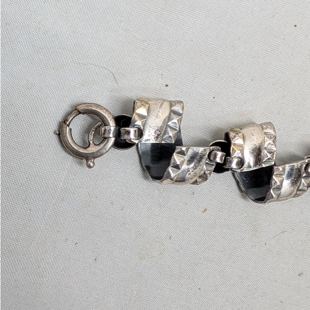 Mid-Century Modern Vintage 1950s Signed Napier Modernist Silvertone Scroll Link Bracelet For Sale - Image 3 of 9