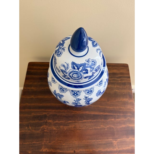 Late 20th Century Chinoiserie Large Blue and White Porcelain Ginger Jar For Sale In South Bend - Image 6 of 7