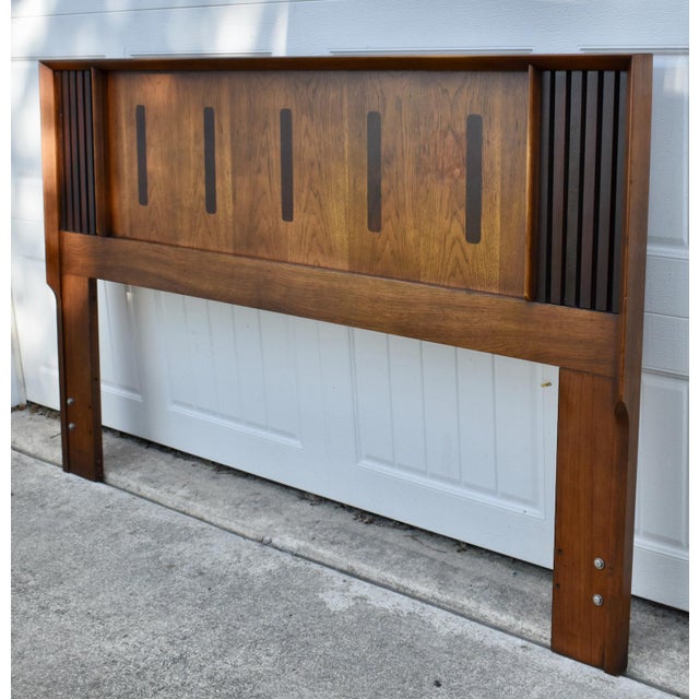 Vtg. Lane Walnut & Rosewood Queen/Full Mid Century Modern Headboard For Sale - Image 10 of 13