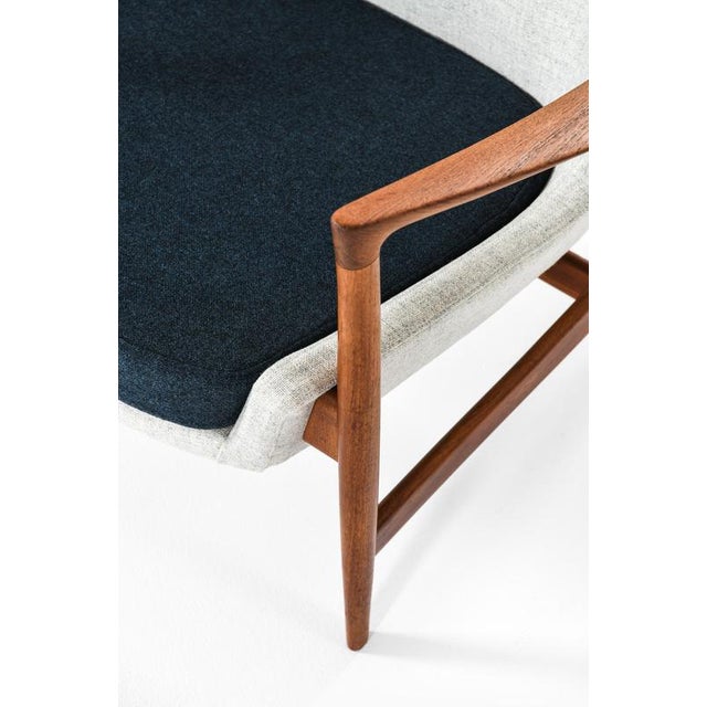 Easy Chairs in Wool and Teak attributed to Ib Kofod-Larsen, 1950s, Set of 2 For Sale - Image 3 of 11