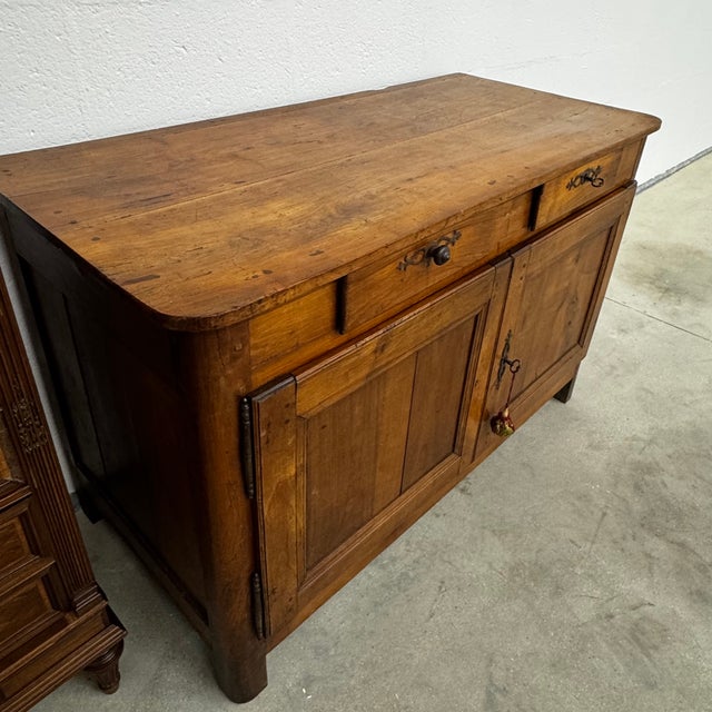 Brown French Country-Style Buffet in Oak For Sale - Image 8 of 12