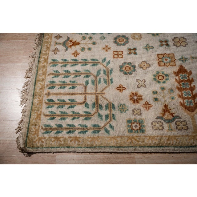 8x10 Ivory Traditional Floral Oushak Hand Knotted Wool Carpet Rug For Sale In New York - Image 6 of 6
