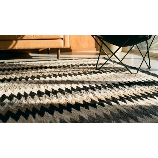 1930s Earth Tone Zig Zag Antique American Navajo Rug Eye-Dazzler 3'6" X 5'3" Flatweave Wool Carpet For Sale - Image 10 of 12